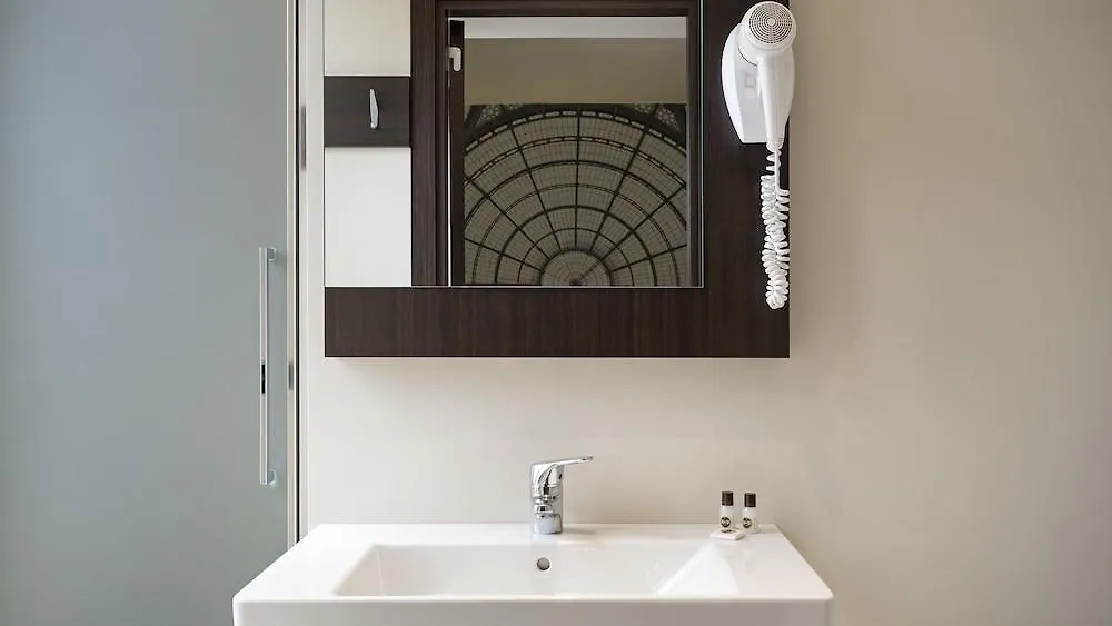 B&B Hotel Milano Sant'Ambrogio 3*, Mailand