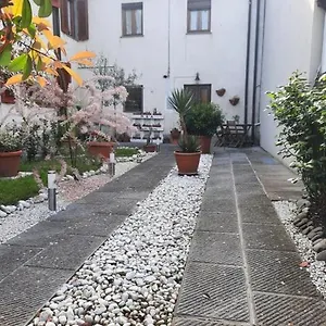 N. & A. Sweet , Lucca Italien